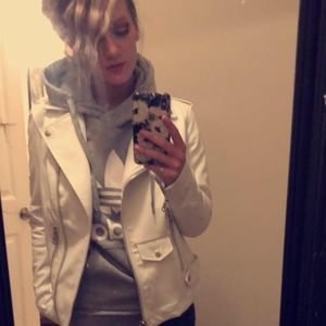 Meet your Posher, Brie